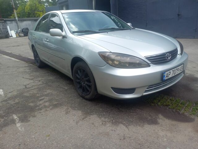 Серый Тойота Камри, объемом двигателя 3 л и пробегом 200 тыс. км за 4900 $, фото 1 на Automoto.ua