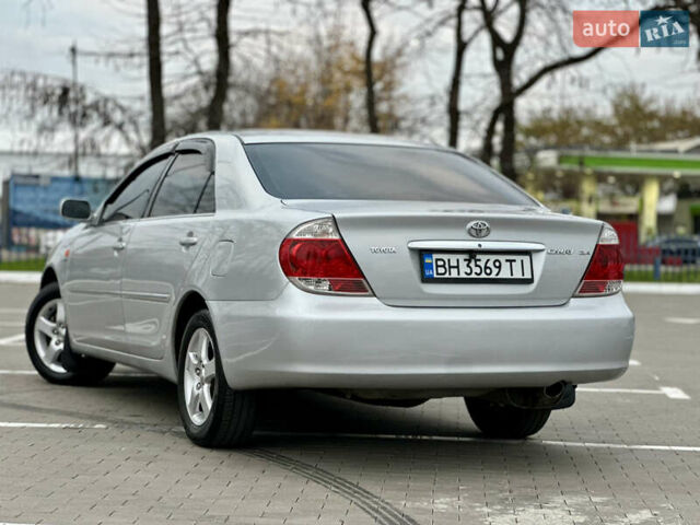 Серый Тойота Камри, объемом двигателя 2.36 л и пробегом 220 тыс. км за 6200 $, фото 3 на Automoto.ua