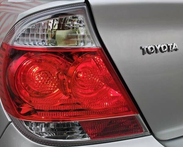 Сірий Тойота Камрі, об'ємом двигуна 3 л та пробігом 317 тис. км за 7700 $, фото 19 на Automoto.ua