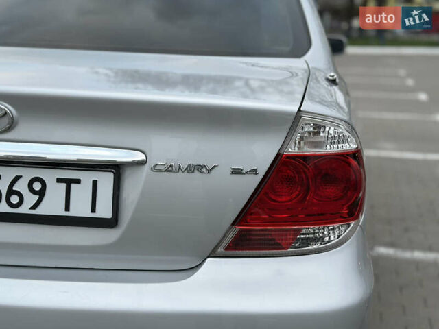 Серый Тойота Камри, объемом двигателя 2.36 л и пробегом 220 тыс. км за 6200 $, фото 20 на Automoto.ua
