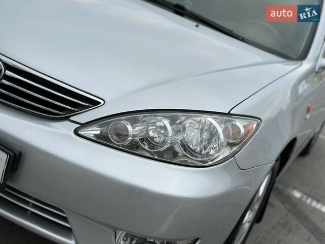 Серый Тойота Камри, объемом двигателя 2.36 л и пробегом 220 тыс. км за 6200 $, фото 15 на Automoto.ua