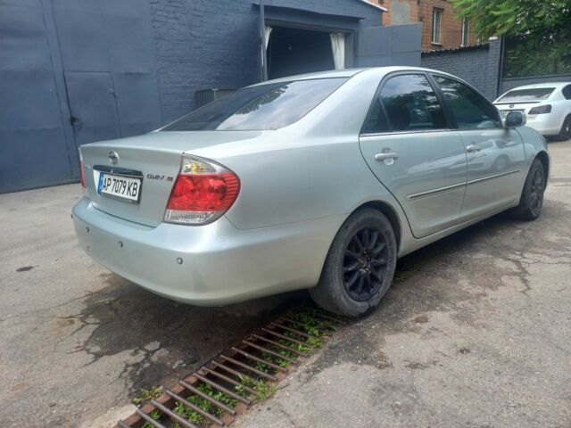 Серый Тойота Камри, объемом двигателя 3 л и пробегом 200 тыс. км за 4900 $, фото 3 на Automoto.ua