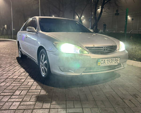 Серый Тойота Камри, объемом двигателя 3 л и пробегом 240 тыс. км за 7200 $, фото 5 на Automoto.ua