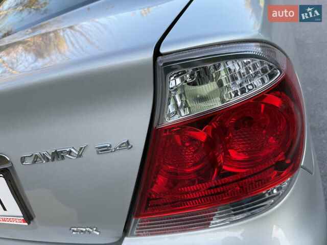 Серый Тойота Камри, объемом двигателя 2.4 л и пробегом 42 тыс. км за 10900 $, фото 39 на Automoto.ua