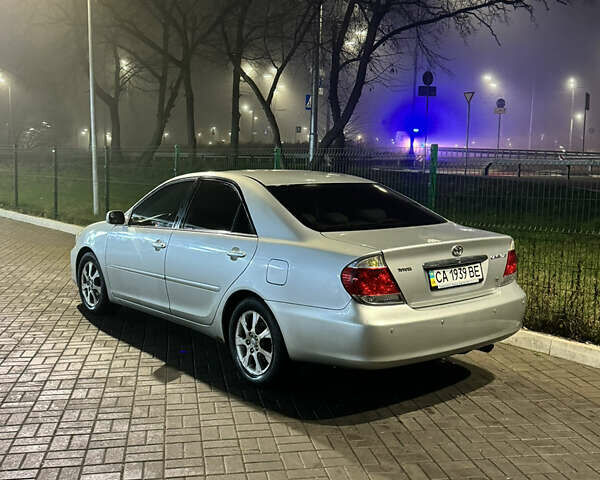 Серый Тойота Камри, объемом двигателя 3 л и пробегом 240 тыс. км за 7200 $, фото 11 на Automoto.ua