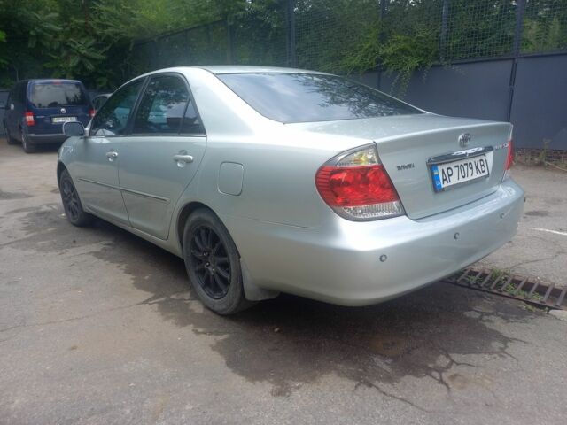 Серый Тойота Камри, объемом двигателя 3 л и пробегом 200 тыс. км за 4900 $, фото 2 на Automoto.ua