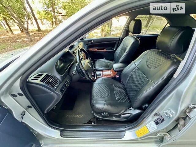 Серый Тойота Камри, объемом двигателя 2.36 л и пробегом 213 тыс. км за 6300 $, фото 35 на Automoto.ua