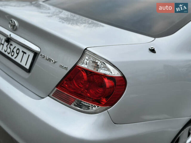 Серый Тойота Камри, объемом двигателя 2.36 л и пробегом 220 тыс. км за 6200 $, фото 19 на Automoto.ua