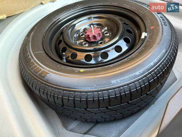 Серый Тойота Камри, объемом двигателя 2.4 л и пробегом 42 тыс. км за 10900 $, фото 67 на Automoto.ua