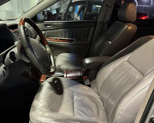 Серый Тойота Камри, объемом двигателя 3 л и пробегом 240 тыс. км за 7200 $, фото 22 на Automoto.ua