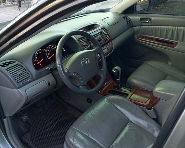 Серый Тойота Камри, объемом двигателя 3 л и пробегом 420 тыс. км за 5800 $, фото 5 на Automoto.ua