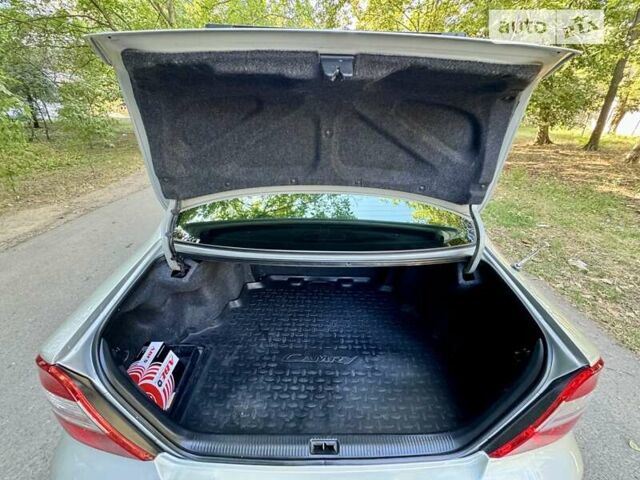 Серый Тойота Камри, объемом двигателя 2.36 л и пробегом 213 тыс. км за 6300 $, фото 61 на Automoto.ua