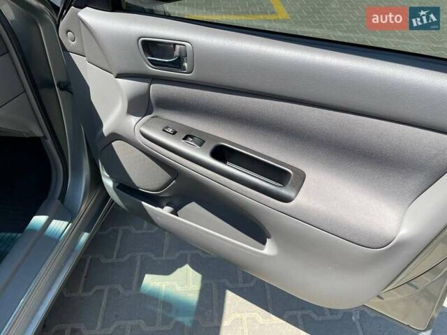 Сірий Тойота Камрі, об'ємом двигуна 3 л та пробігом 250 тис. км за 5500 $, фото 10 на Automoto.ua