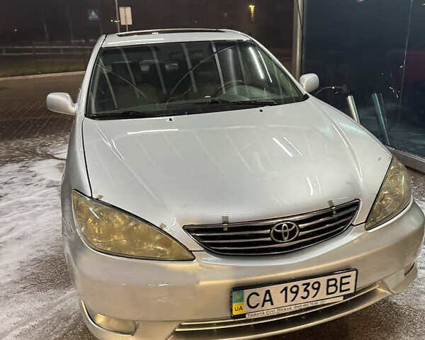 Серый Тойота Камри, объемом двигателя 3 л и пробегом 240 тыс. км за 7200 $, фото 27 на Automoto.ua