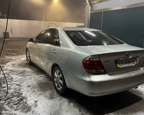 Серый Тойота Камри, объемом двигателя 3 л и пробегом 240 тыс. км за 7200 $, фото 25 на Automoto.ua