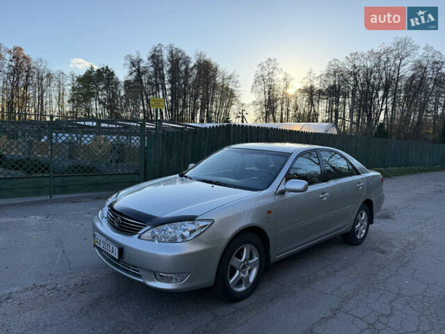 Серый Тойота Камри, объемом двигателя 2.4 л и пробегом 42 тыс. км за 10900 $, фото 5 на Automoto.ua