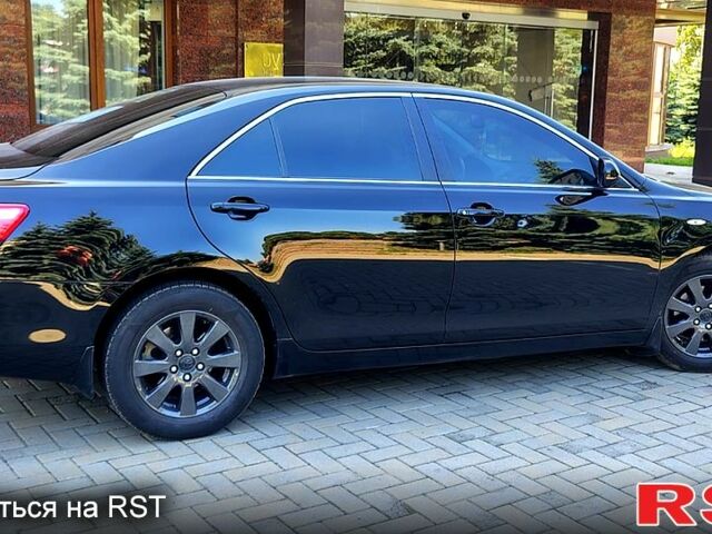 Серый Тойота Камри, объемом двигателя 1.6 л и пробегом 212 тыс. км за 9300 $, фото 1 на Automoto.ua