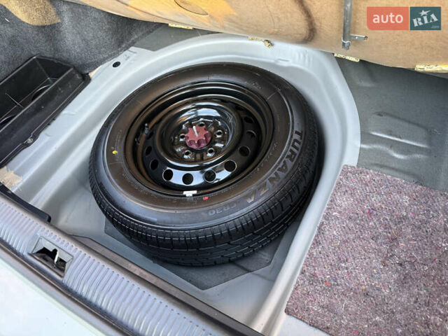 Серый Тойота Камри, объемом двигателя 2.4 л и пробегом 42 тыс. км за 10900 $, фото 68 на Automoto.ua