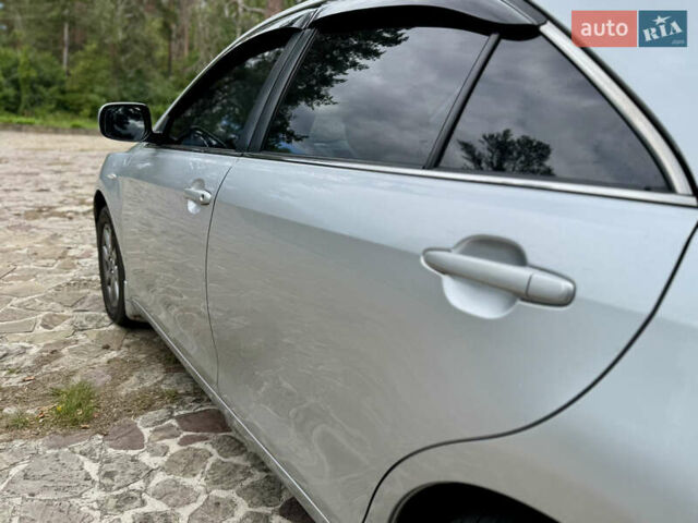 Сірий Тойота Камрі, об'ємом двигуна 3.5 л та пробігом 246 тис. км за 8300 $, фото 8 на Automoto.ua