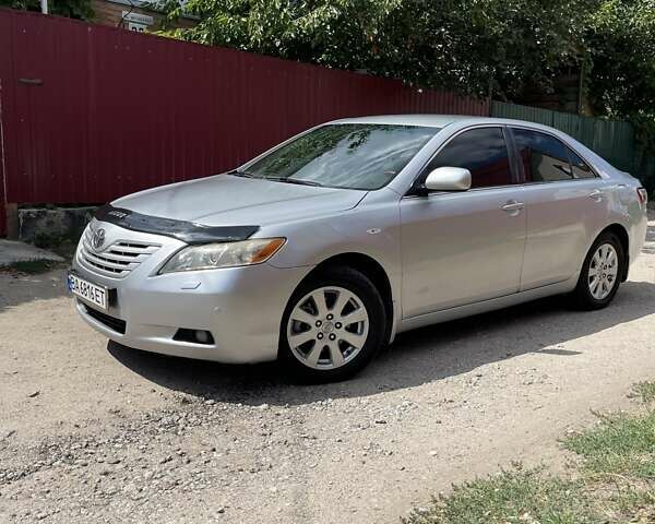 Серый Тойота Камри, объемом двигателя 3.46 л и пробегом 155 тыс. км за 8000 $, фото 26 на Automoto.ua