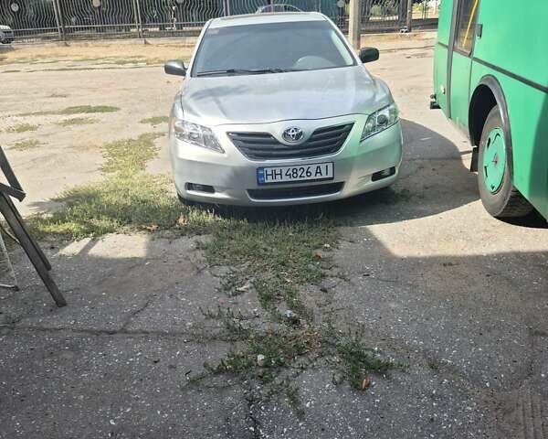 Серый Тойота Камри, объемом двигателя 3.5 л и пробегом 180 тыс. км за 5400 $, фото 5 на Automoto.ua