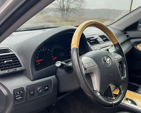 Сірий Тойота Камрі, об'ємом двигуна 3.46 л та пробігом 363 тис. км за 7999 $, фото 43 на Automoto.ua