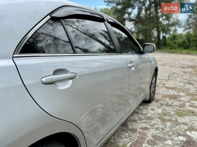 Сірий Тойота Камрі, об'ємом двигуна 3.5 л та пробігом 246 тис. км за 8300 $, фото 7 на Automoto.ua