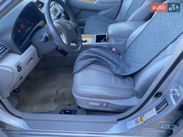 Серый Тойота Камри, объемом двигателя 2.4 л и пробегом 272 тыс. км за 7500 $, фото 21 на Automoto.ua