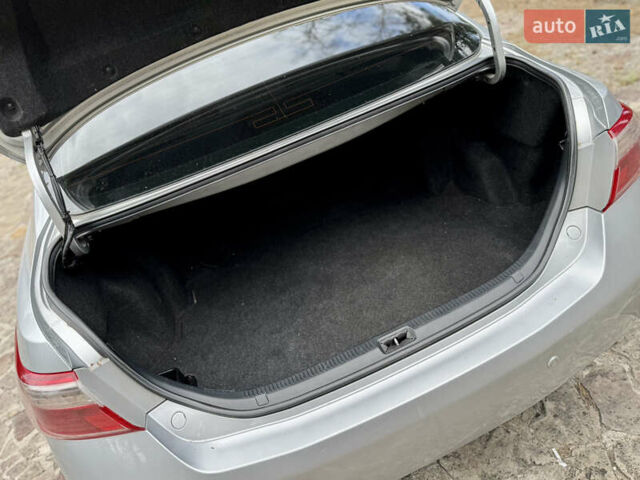 Сірий Тойота Камрі, об'ємом двигуна 3.5 л та пробігом 246 тис. км за 8300 $, фото 24 на Automoto.ua