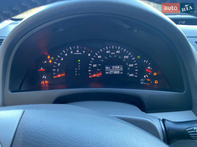 Серый Тойота Камри, объемом двигателя 2.4 л и пробегом 272 тыс. км за 7500 $, фото 25 на Automoto.ua
