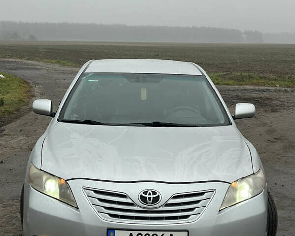 Сірий Тойота Камрі, об'ємом двигуна 3.46 л та пробігом 363 тис. км за 7999 $, фото 2 на Automoto.ua