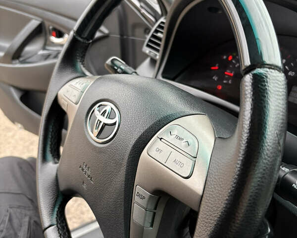 Сірий Тойота Камрі, об'ємом двигуна 3.46 л та пробігом 246 тис. км за 9200 $, фото 32 на Automoto.ua