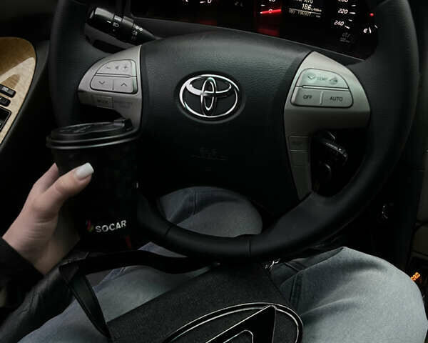 Серый Тойота Камри, объемом двигателя 2.4 л и пробегом 200 тыс. км за 7500 $, фото 6 на Automoto.ua