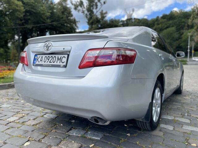 Серый Тойота Камри, объемом двигателя 2.4 л и пробегом 307 тыс. км за 7200 $, фото 6 на Automoto.ua