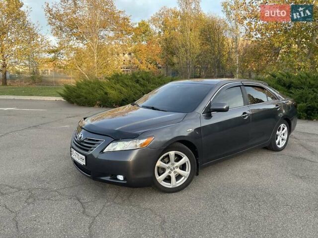 Серый Тойота Камри, объемом двигателя 0 л и пробегом 235 тыс. км за 8200 $, фото 2 на Automoto.ua