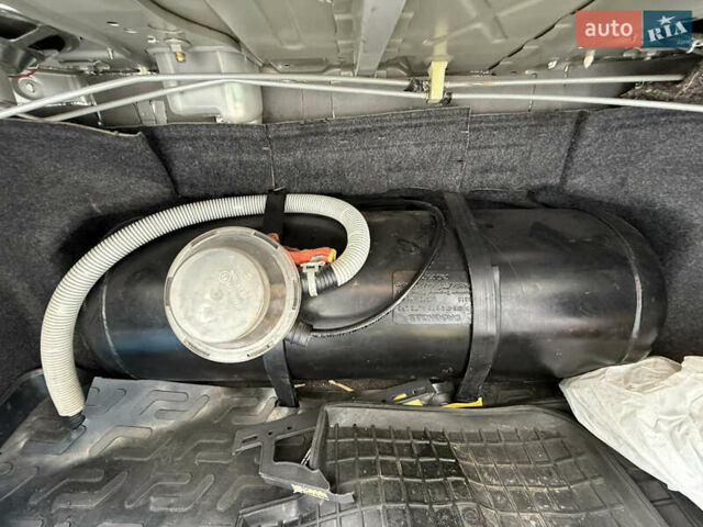 Серый Тойота Камри, объемом двигателя 3.46 л и пробегом 246 тыс. км за 8350 $, фото 36 на Automoto.ua