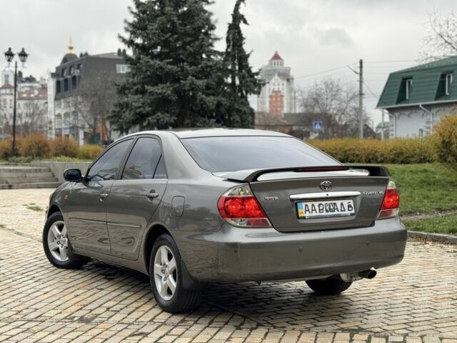 Серый Тойота Камри, объемом двигателя 3 л и пробегом 208 тыс. км за 8999 $, фото 2 на Automoto.ua