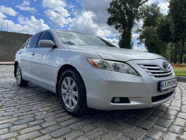 Серый Тойота Камри, объемом двигателя 2.4 л и пробегом 307 тыс. км за 7200 $, фото 5 на Automoto.ua