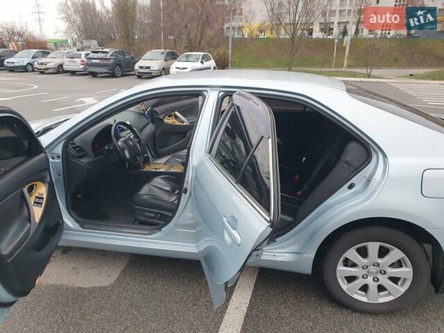 Сірий Тойота Камрі, об'ємом двигуна 2.4 л та пробігом 250 тис. км за 6500 $, фото 15 на Automoto.ua