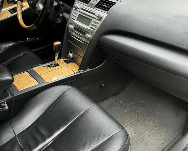 Серый Тойота Камри, объемом двигателя 3.46 л и пробегом 292 тыс. км за 7900 $, фото 1 на Automoto.ua