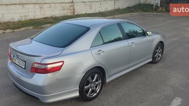 Серый Тойота Камри, объемом двигателя 2.4 л и пробегом 208 тыс. км за 7900 $, фото 9 на Automoto.ua
