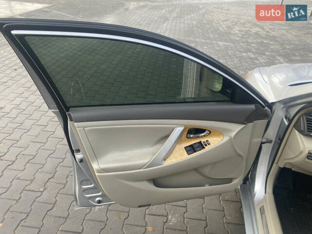 Тойота Камри 2006 в Полтаве на Automoto.ua Серый Тойота Камри, объемом двигателя 2.36 л и пробегом 147 тыс. км за 8700 $, фото 8 на Automoto.ua