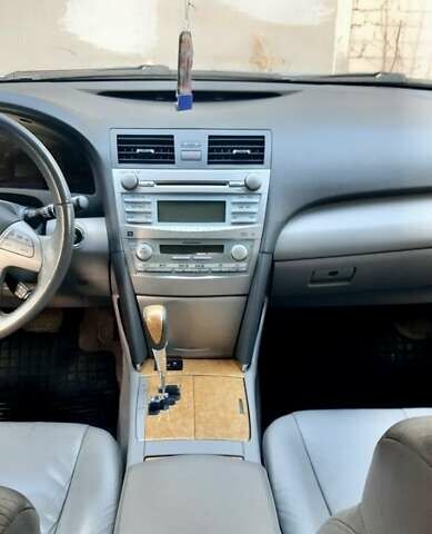 Серый Тойота Камри, объемом двигателя 3.5 л и пробегом 130 тыс. км за 10500 $, фото 11 на Automoto.ua