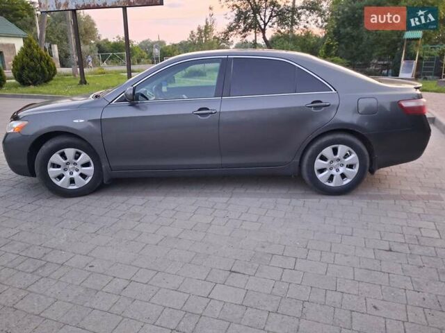 Серый Тойота Камри, объемом двигателя 2.36 л и пробегом 290 тыс. км за 6800 $, фото 9 на Automoto.ua
