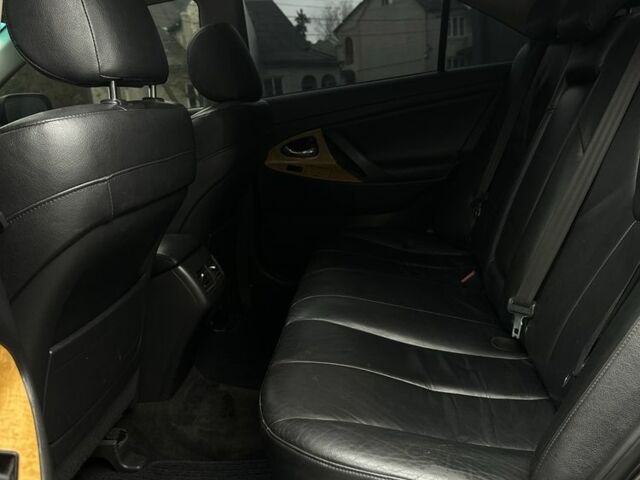 Серый Тойота Камри, объемом двигателя 2.4 л и пробегом 350 тыс. км за 6500 $, фото 10 на Automoto.ua