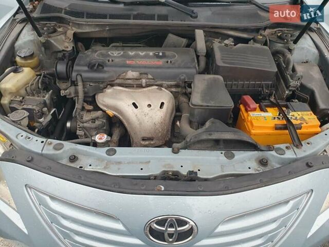 Сірий Тойота Камрі, об'ємом двигуна 2.4 л та пробігом 250 тис. км за 6500 $, фото 17 на Automoto.ua