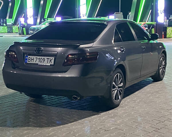 Серый Тойота Камри, объемом двигателя 2.36 л и пробегом 300 тыс. км за 9300 $, фото 5 на Automoto.ua