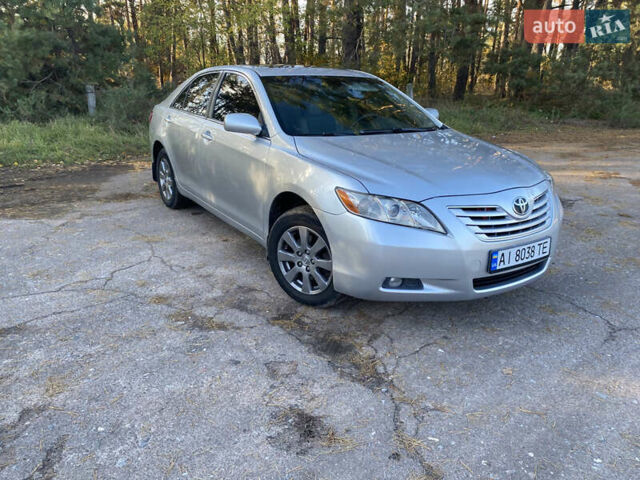 Серый Тойота Камри, объемом двигателя 2.4 л и пробегом 272 тыс. км за 7500 $, фото 6 на Automoto.ua