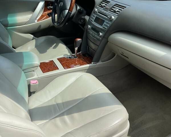 Серый Тойота Камри, объемом двигателя 3.46 л и пробегом 155 тыс. км за 8000 $, фото 10 на Automoto.ua