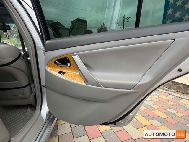 Серый Тойота Камри, объемом двигателя 3.5 л и пробегом 191 тыс. км за 9950 $, фото 19 на Automoto.ua